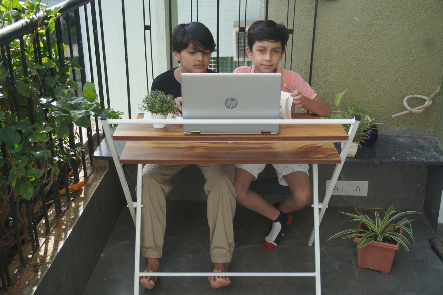Blumuno X-Plus Folding Table (Posh Wooden Finish)
