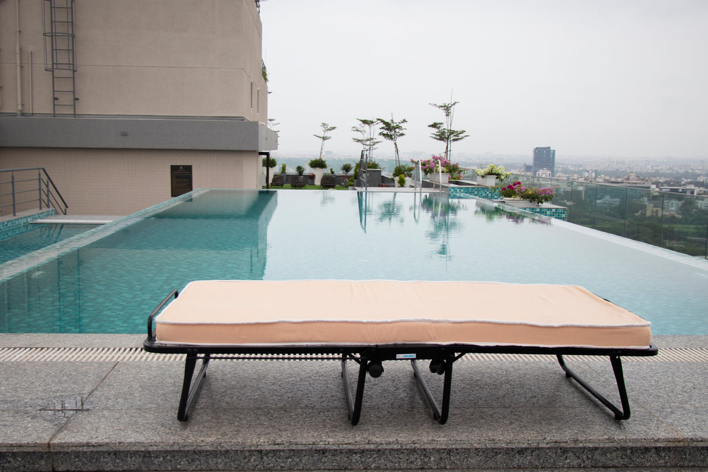 PRIMA FOLDING ROLL-AWAY BED