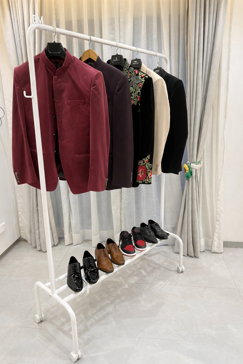 BLUMUNO Wardrobe Wingman Hanger Trolley (White)