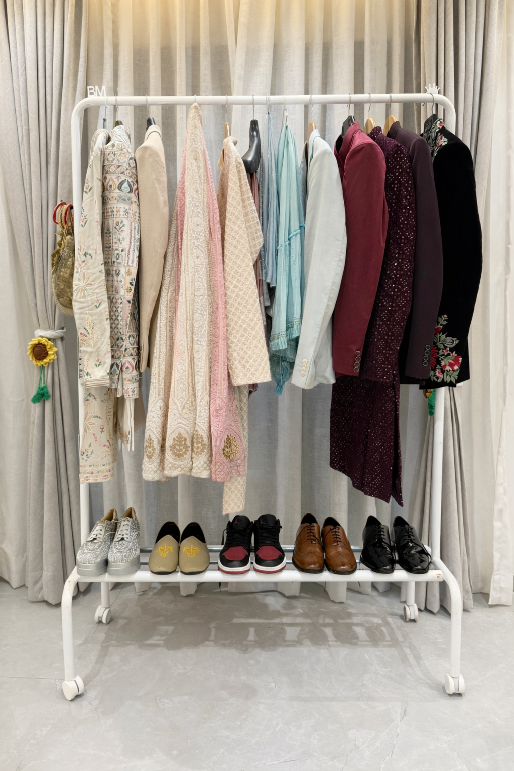 BLUMUNO Wardrobe Wingman Hanger Trolley (White)