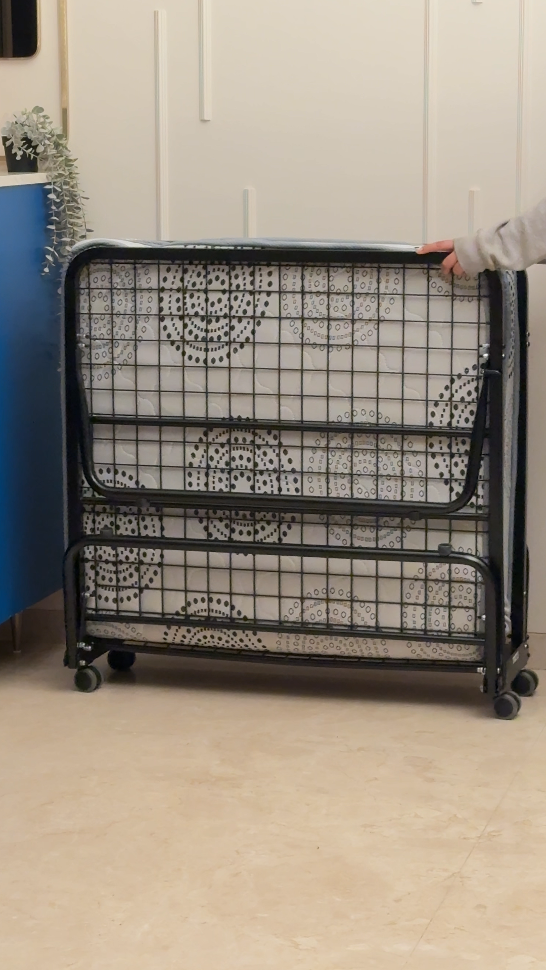 ULTIMA FOLDING ROLL-AWAY BED with Quilted Mattress